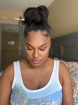 CandyLuxxxx live