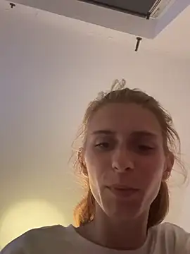 CherryBellaa live