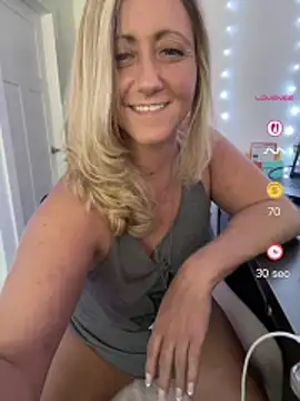 FoxyMillie live