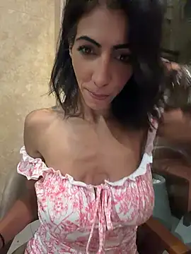 Yasmiinee live