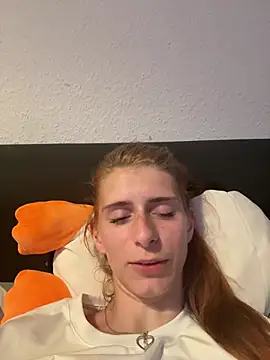 CherryBellaa live