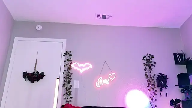 Ivey_Strigoi live