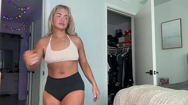 ElenaErickson live