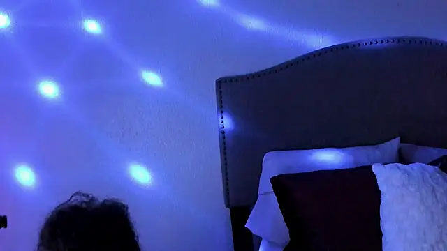 yiauana live