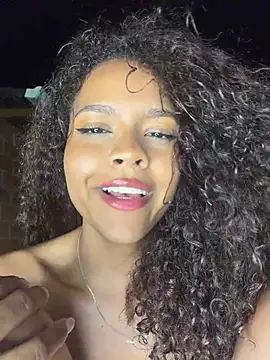 CurlyOopsieXXX live