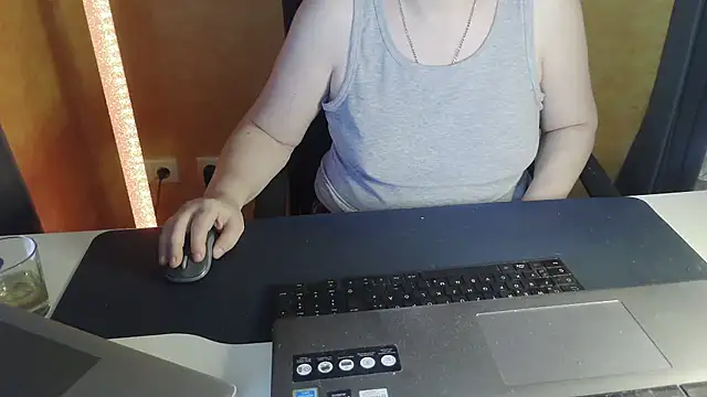 SweetPhoenix76 live