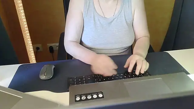 SweetPhoenix76 live