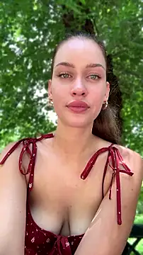 KikiWatson live