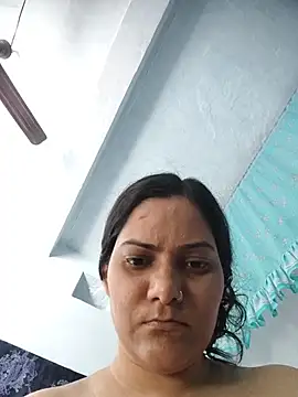 Anushka_Singh0 live