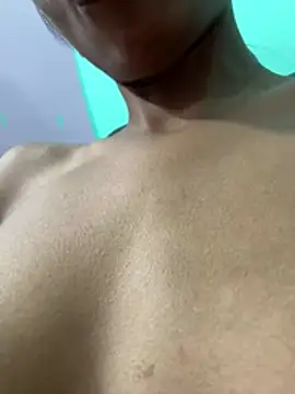 Small_Titss live