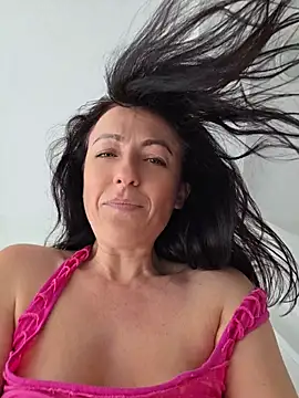 Risky_woman live