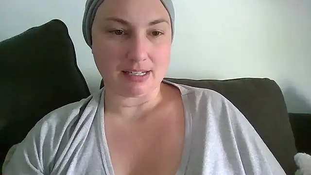 Emily33333 live