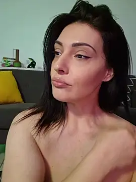 AryaSummersReal live