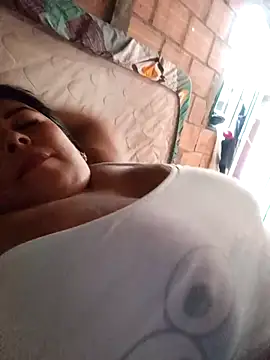 Mother-Big-tits live