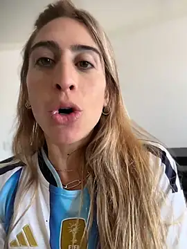 NicoleWilder live