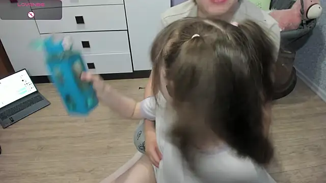 Yoonhee_ki live