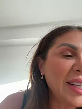 Evelyn_Anya live