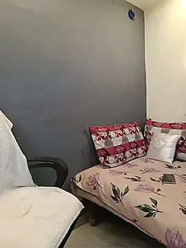 YourNickyy live