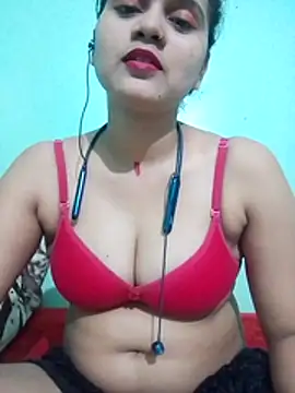 Kiara-Sharma live
