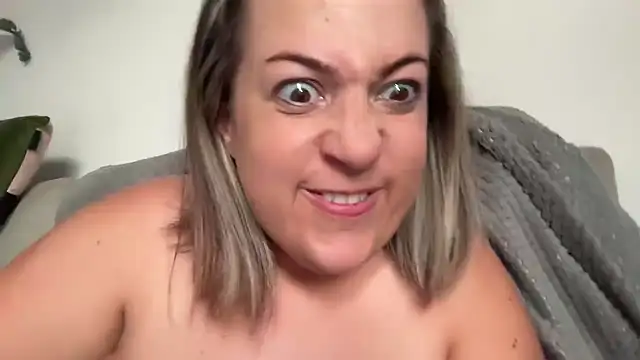 MsBelleWarick live
