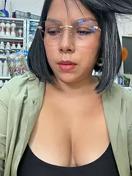 ISABELLA__LUNA live