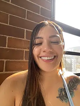 Latina_vanessa live