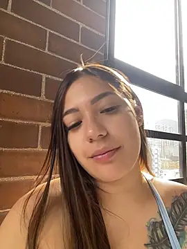 Latina_vanessa live