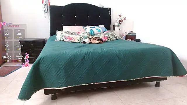 naomi_unu live