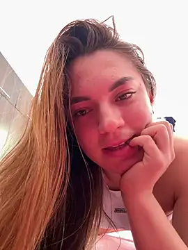 _EmmaDavis_ live