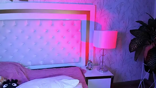 Effy_Kessler live