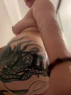Alix_Valentine live