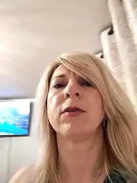 AhlyssaLove1155 live