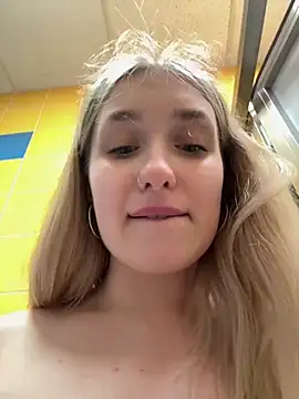 Polly_Pop live
