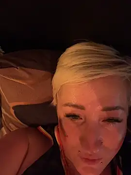 Bigboobiegirl90 live
