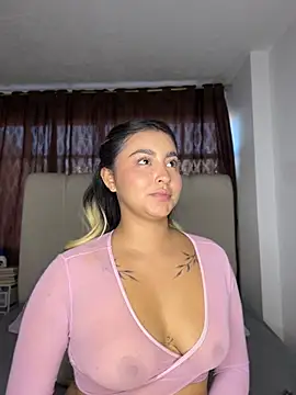 Elina_Hills live