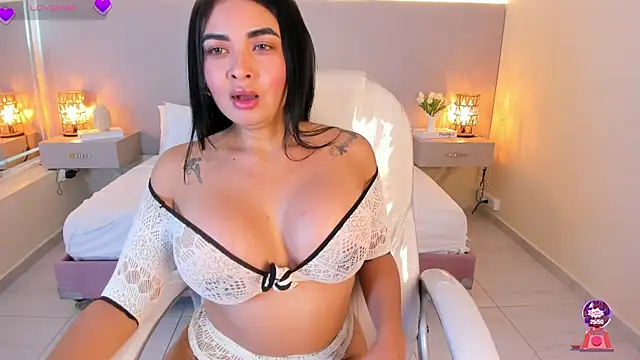 SofiaThonsonn live