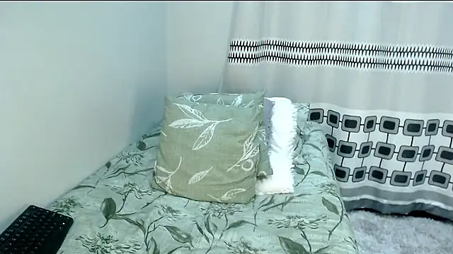 _MoniqueLovay_ live