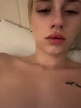 Mialovexox live