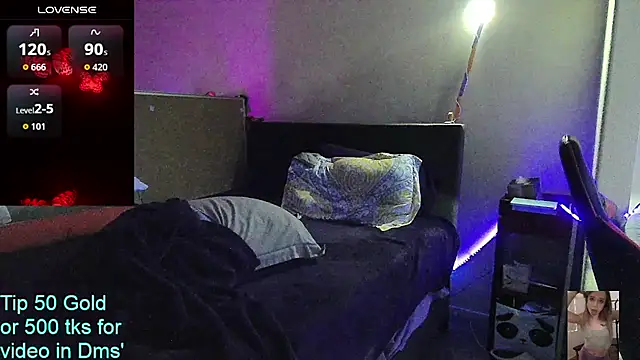 Blondiewithanass live