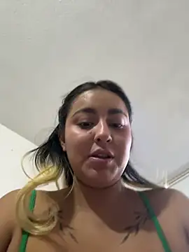 Elina_Hills live