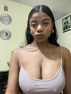 Ariana_roxe_ live