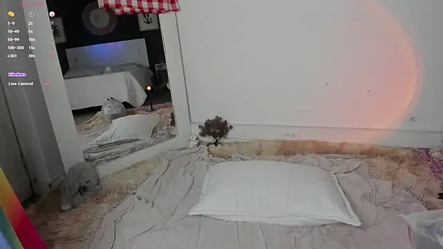 AlannaRussell_ live