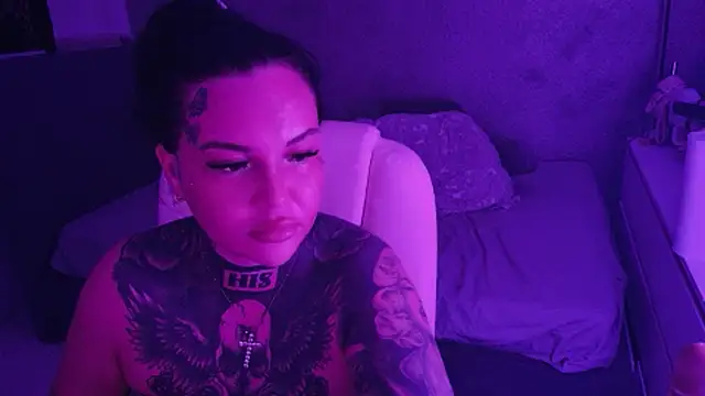 _MelinaCurves_ live