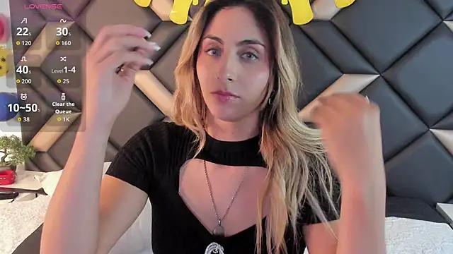 AdrianaHarlow live