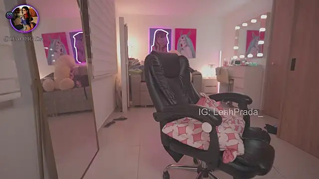 LeahPrada_ live