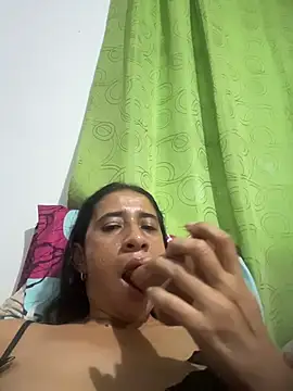 paolaqueenxx live