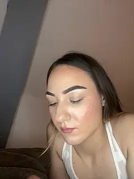 LioraX69 live
