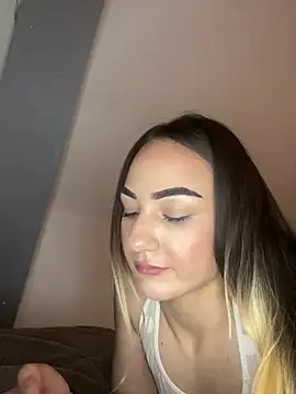 LioraX69 live