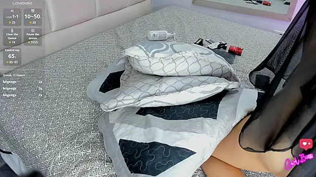 charlotsweett_ live