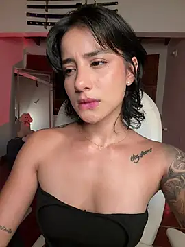 Ale_Lewis live